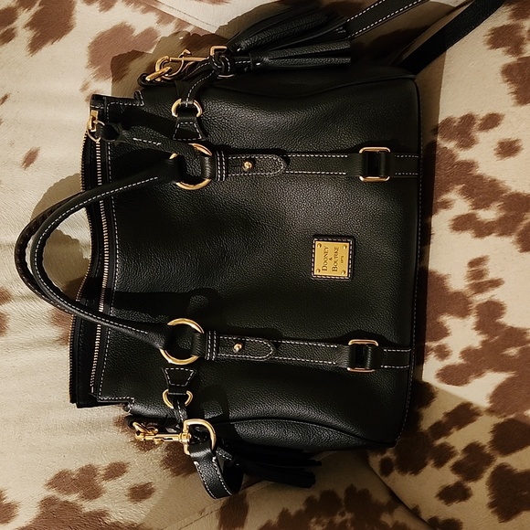 Dooney & Bourke Handbags - Flawless Nwot Dooney & Bourke with Gold hardware